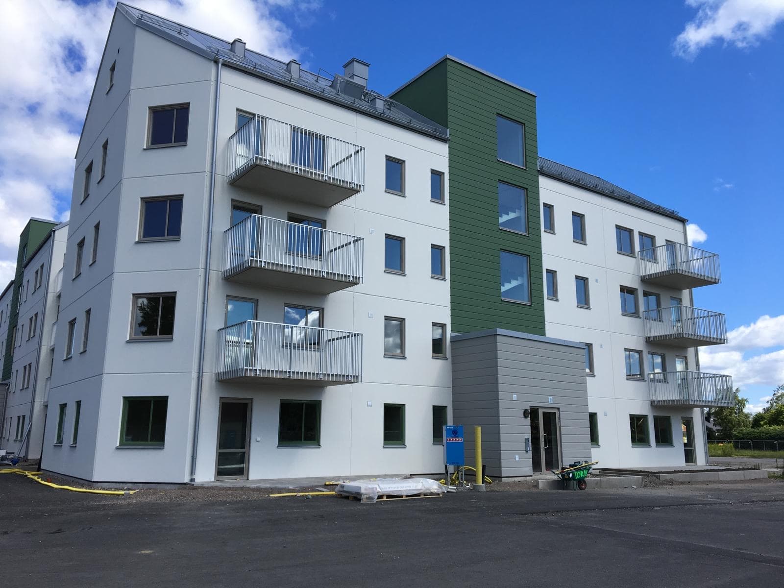Mjörnbo Allé — Etapp 1 & 2 — saliekamo dzelzsbetona konstrukciju montāža
